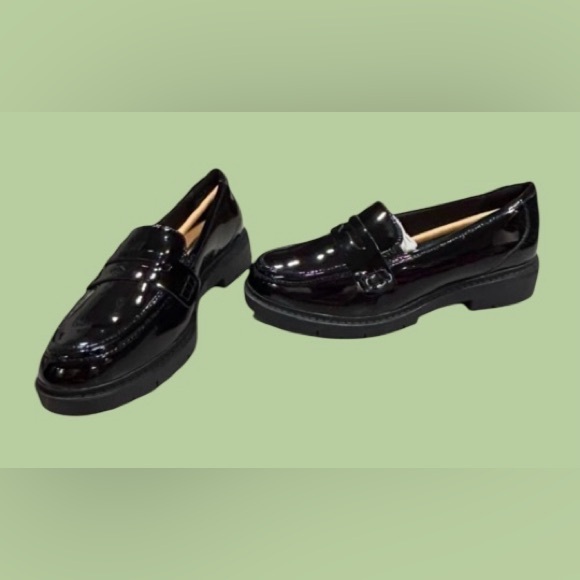 Clarks Shoes - 🖤NWT! CLARKS! SO TRENDING❗️BLACK PATENT LOAFERS! “WESTLYNN AYLA” 🖤